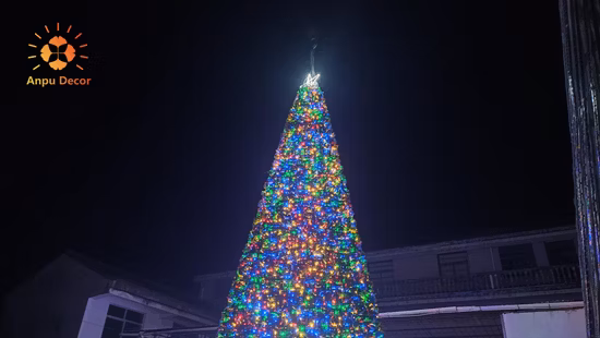 Árvore de Natal decorada com iluminação LED artesanal de madeira